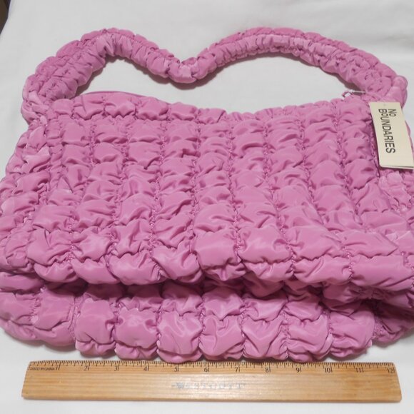 NEW NO BOUNDARIES OVERSIZED HOBO STYLE BAG SHOULDER PURSE ROSY LILAC QUILTED π - Picture 4 of 9
